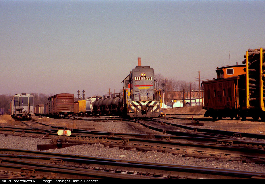 SBD 558 switches the yard on a bright Saturday morning